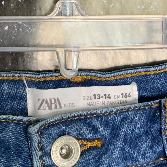 Zara Kids- Light Wash Jean Shorts size 13-14 - Picture 2 of 3